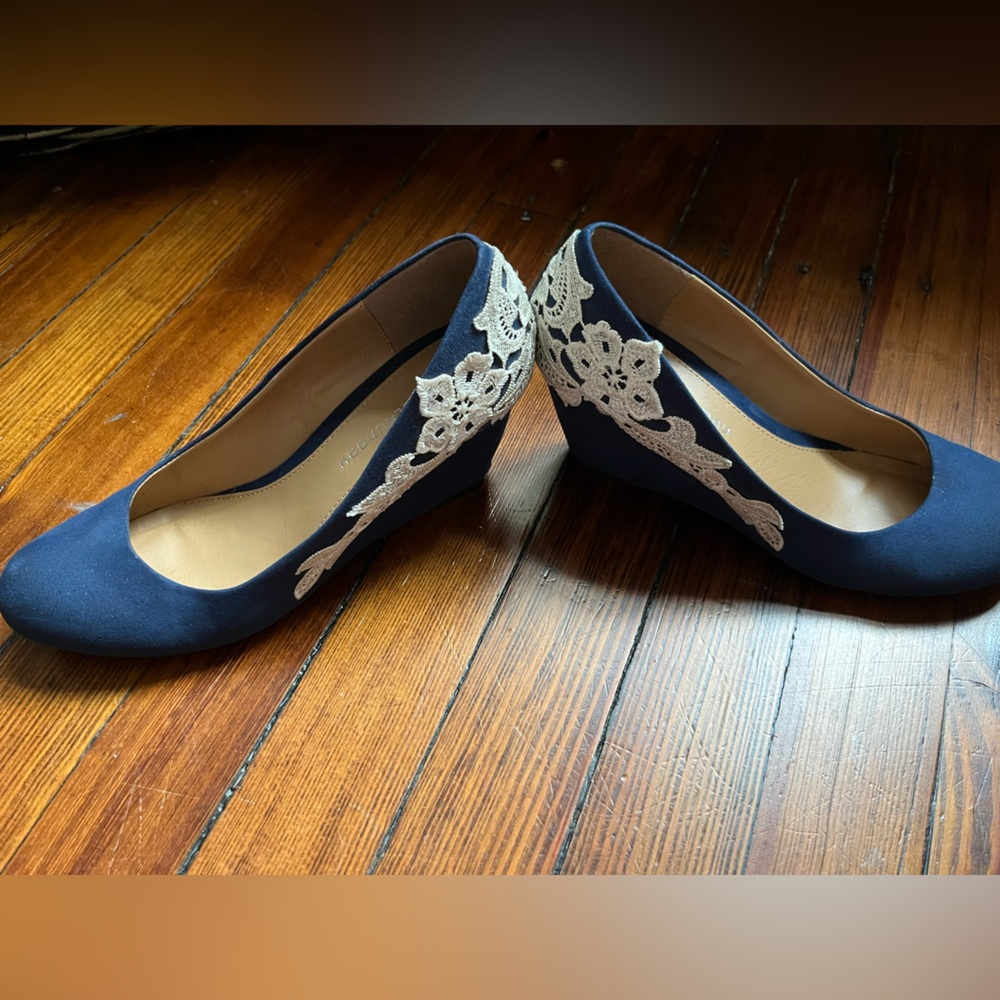 Navy Women's Lace Appliqué Flats